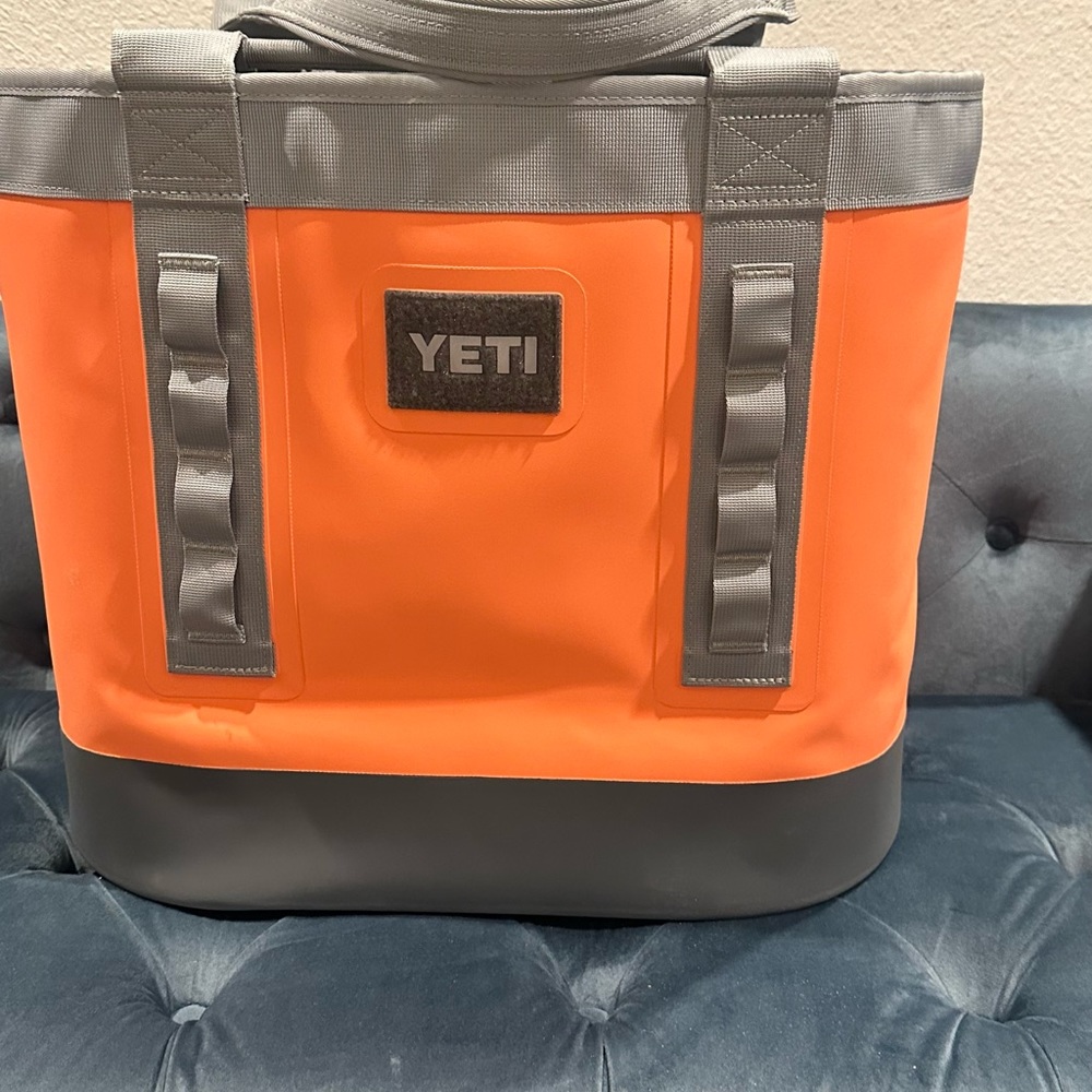 Brand new Yeti bag use only once.